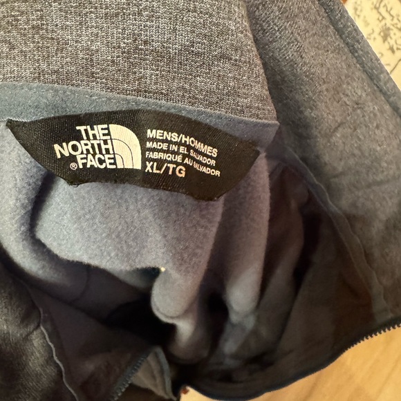 The North Face 1/2 zip - Picture 7 of 7